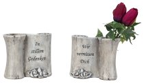 Tomb vase with words "Wir vermissen