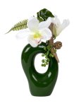 Weiße Orchideen-Deko in grüner Vase