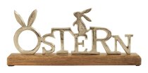 Schriftzug "OSTERN" auf Holzsockel