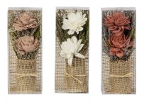 Dried flower arrangement packed in