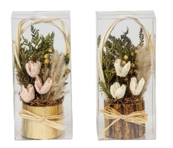 Trockenblumen-Gesteck gepackt in