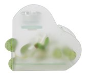 Glasherz mit weißer Rosendeko für