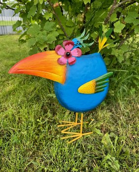 Metall Vögel blau, rot und grün stehend