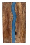 Holz-Schneidebrett mit blauem Harz