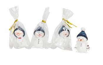 Niedliche Schneemänner stehend mit