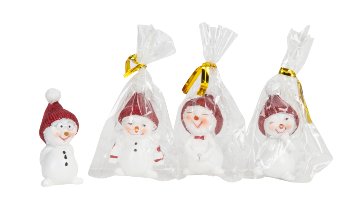 Niedliche Schneemänner stehend mit