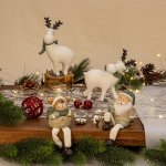 Nikolaus und Elch mit Schlenkerbeinen