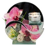 Glassdecoration with dark rosa flowers