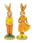Osterhasen stehend in schicker Kleidung